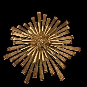 Monet signed vintage brooch/pendant.